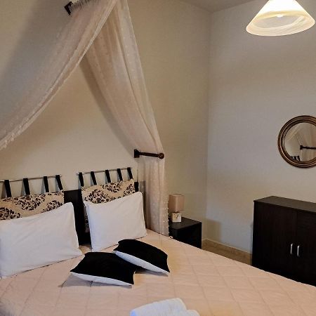 Guesthouse Aelia Loutraki  Ngoại thất bức ảnh